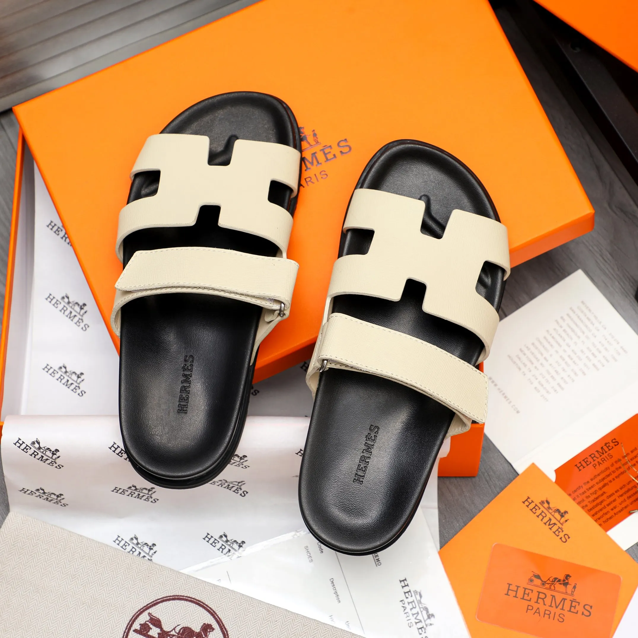 Men's shoes 💰340 Product trademark: Hermes "Hermes" Couple's slippers Regular size: 36-46 Product material: Selected vertical grain cowhide upper, microfiber lining, original outsole